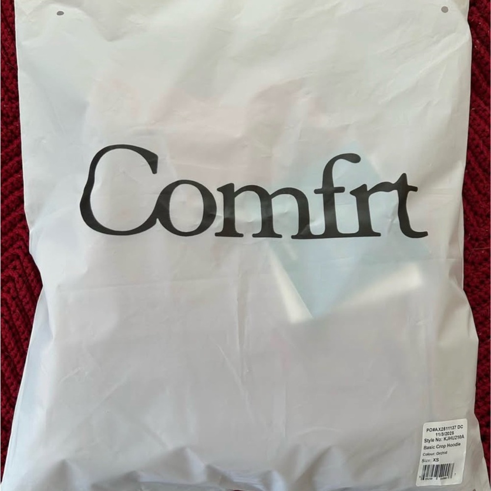 Comfrt Basic Crop Hoodie - image 6